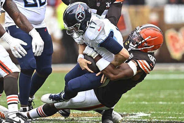 Browns bounce back to demolish Titans with team effort