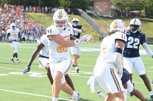 McCallie grad Jay Gibson helps UTC extend its passing attack to tight ends - Vimarsana News