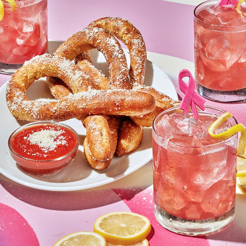 https://wehco.media.clients.ellingtoncms.com/imports/adg/photos/102967687_Go-Pink-Cocktail-and-Ribbon-Pretzels_t800.jpg?90232451fbcadccc64a17de7521d859a8f88077d