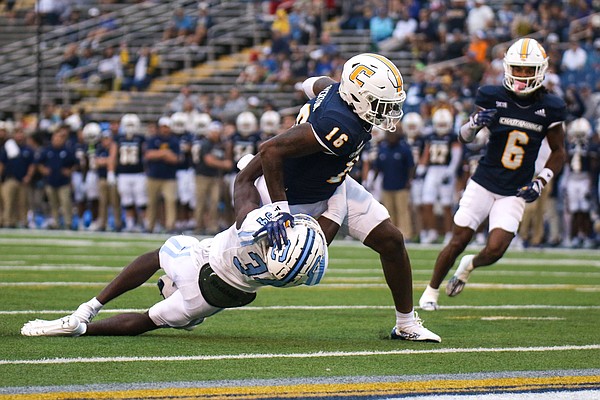 UTC tight end Camden Overton showed maturity by staying cool in heated moment - Vimarsana News
