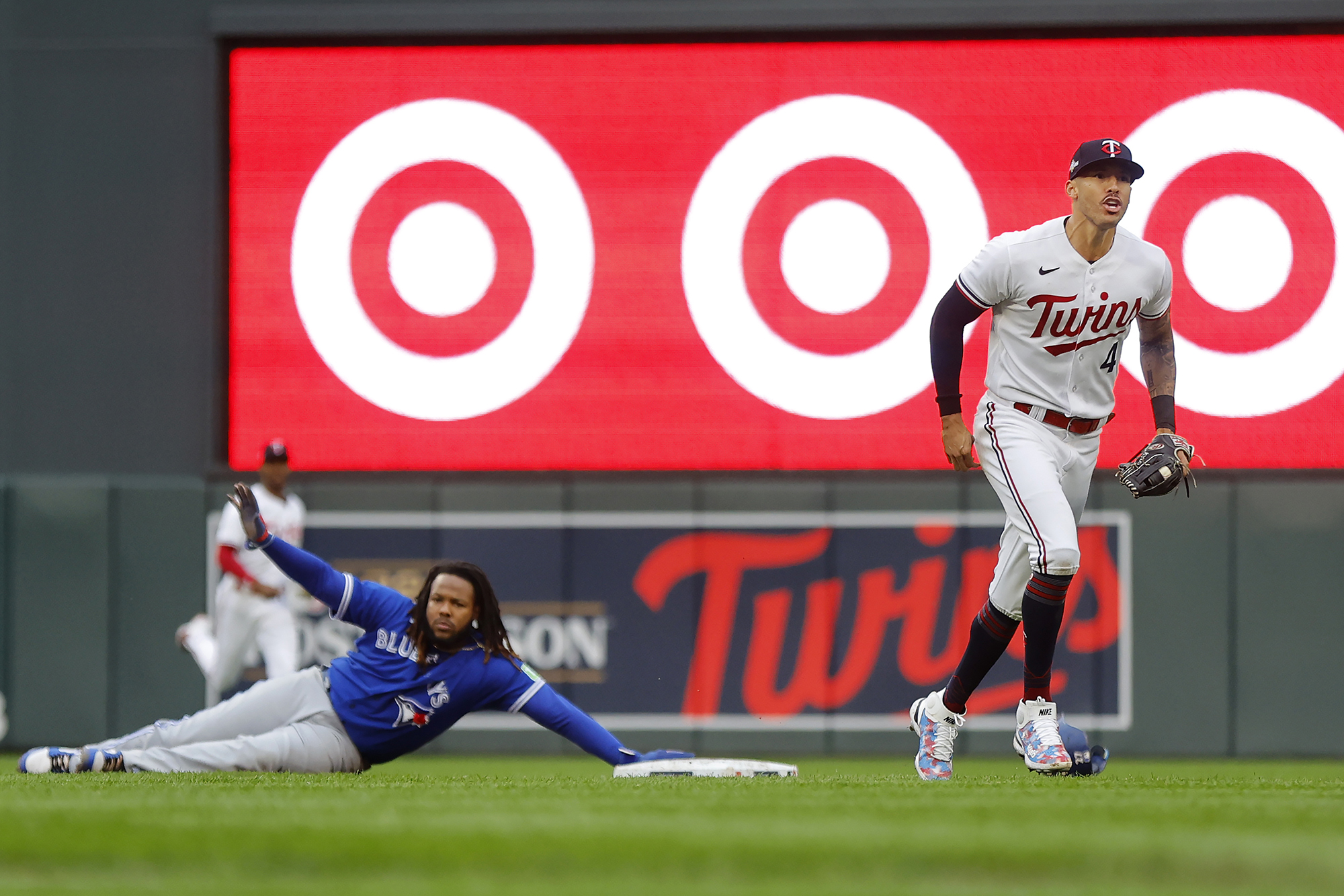 MLB roundup: Giants rally for 8-5 win over Cards in 10 innings to complete  3-game sweep