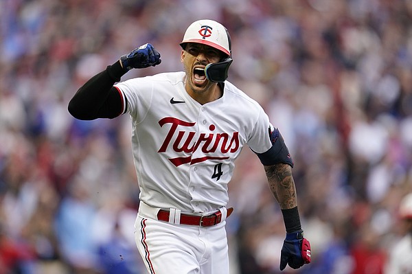 APR 24, 2016: Houston Astros shortstop Carlos Correa (1) making a