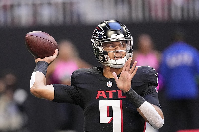 Desmond Ridder throws his first NFL touchdown pass for Atlanta Falcons