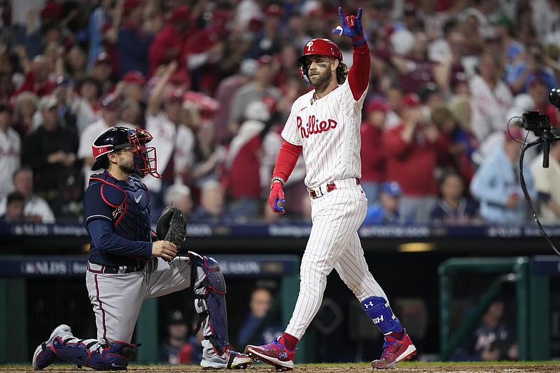 Braves hammered by Phillies, on brink of elimination in NLDS