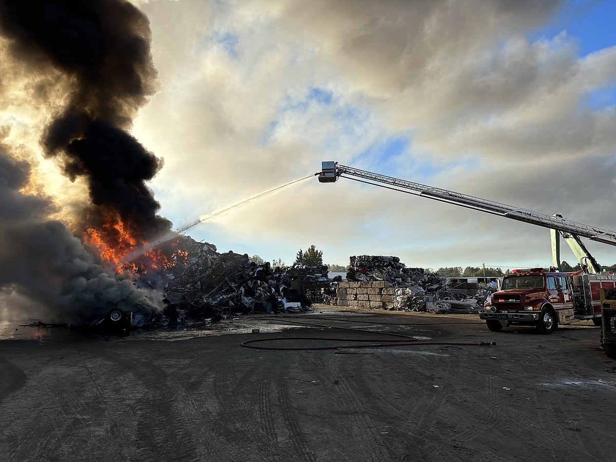 Fire at Chattanooga scrap metal facility closes Market Street, sends up ...
