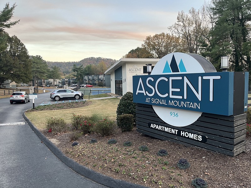 Staff Photo by Dave Flessner / The 296-unit Ascent at Signal Mountain apartment complex on Mountain Creek Road, seen Thursday, was purchased last week by a real estate partnership formed by Makor Management LLC in Needham, Massachusetts.