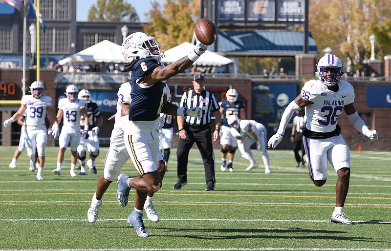 Staff photo by Matt Hamilton / UTC receiver Javin Whatley is unable to make the catch during Saturday's SoCon game against Furman at Finley Stadium.