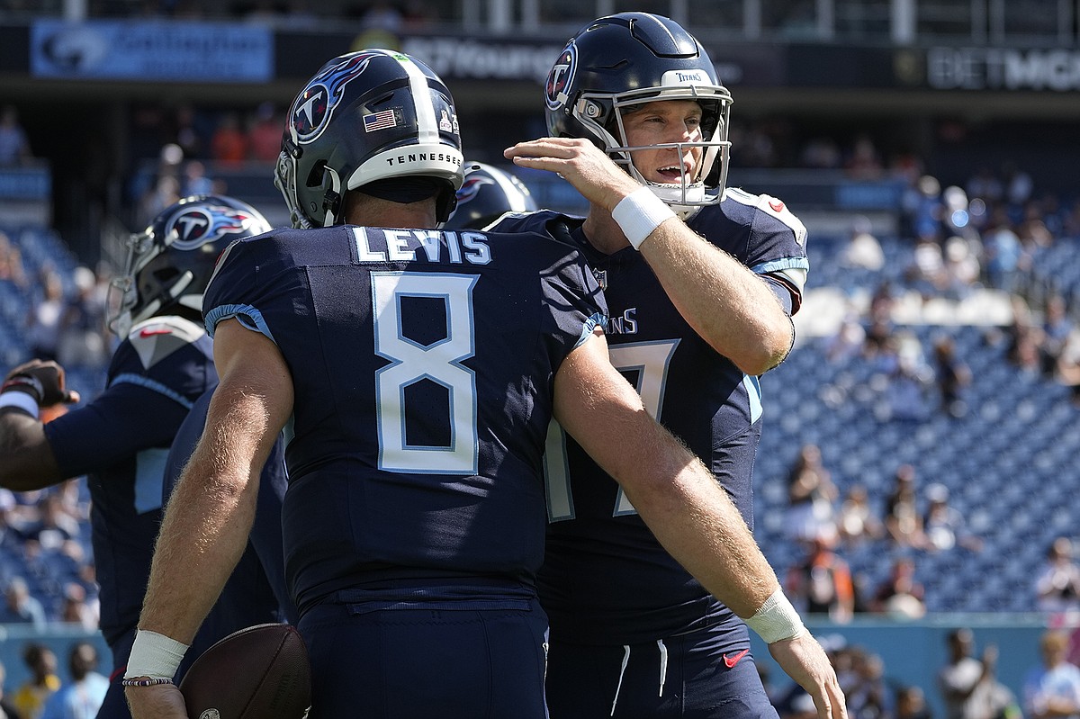 Titans QB Ryan Tannehill aims to handle demotion 'with class' | Chattanooga  Times Free Press