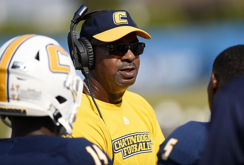 Staff file photo by Robin Rudd / Lorenzo Ward, UTC's defensive coordinator since the 2019 season, will be facing his alma mater when the Mocs close their regular-season schedule Saturday at Alabama. Ward played for the Crimson Tide from 1986-89.