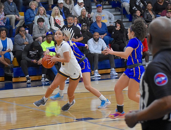 Freshman star Aubriyana Camp leads CCS to home win over Boyd Buchanan - Vimarsana News