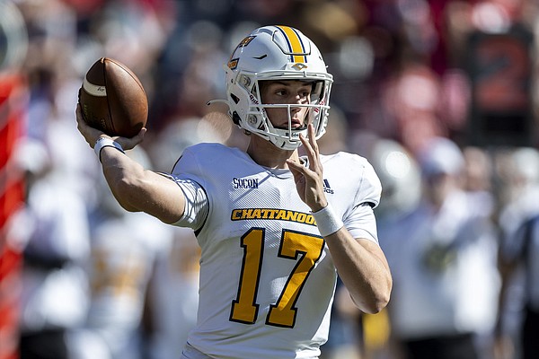 UTC quarterback Luke Schomburg didn't back down in first start | Chattanooga Times Free Press - Vimarsana News