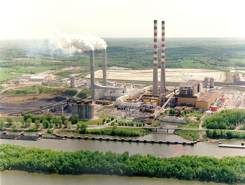 The Tennessee Valley Authority's Cumberland Fossil Plant near Clarksville, Tenn., is shown in this 2002 photo. The coal plant near Nashville shut off power during Winter Storm Elliott last December when equipment froze at the plant. (AP Photo/TVA, Ron Schmitt)