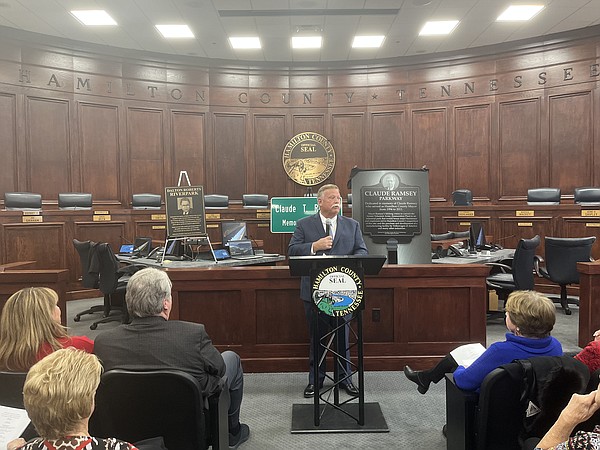 Hamilton County unveils plaques posthumously honoring Dalton Roberts, Claude Ramsey - Vimarsana News