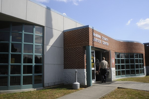 Athens man faces more than two dozen counts in child sex probe | Chattanooga Times Free Press - Vimarsana News