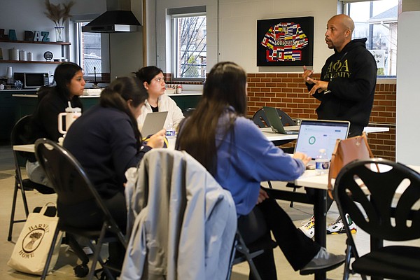 New program aims to provide culturally relevant support, resources to Latino college students in Chattanooga area - Vimarsana News