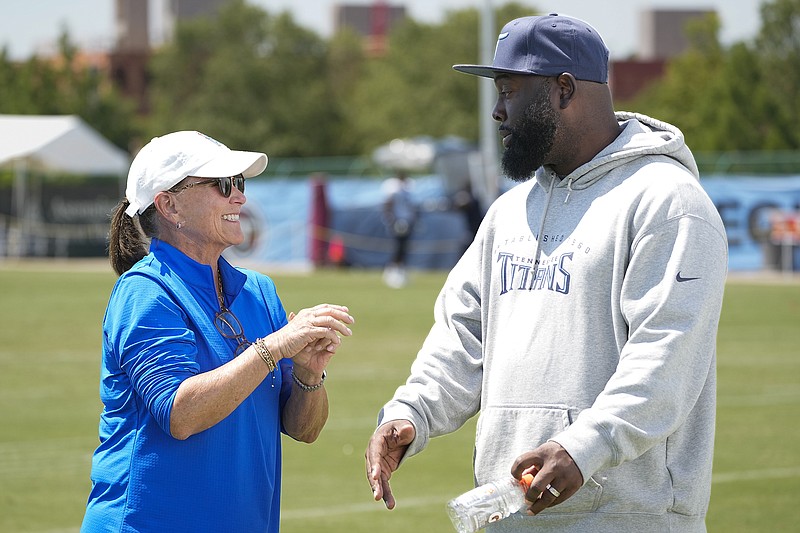 Titans restructure front office with addition of Brian Callahan as coach; Falcons still interviewing candidates | Chattanooga Times Free Press