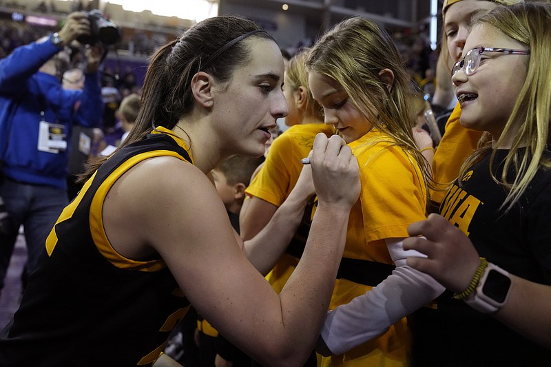 Wherever Iowa star Caitlin Clark goes, the fans follow | Chattanooga Times  Free Press