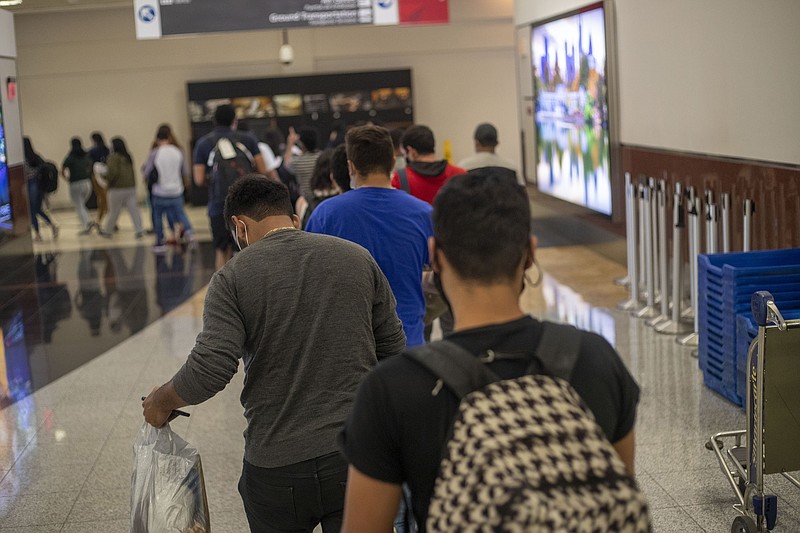 Immigrants At Atlanta Airport Draw National Attention Backlash   103124313 US NEWS ATLANTA AIRPORT IMMIGRANTS AT T800 