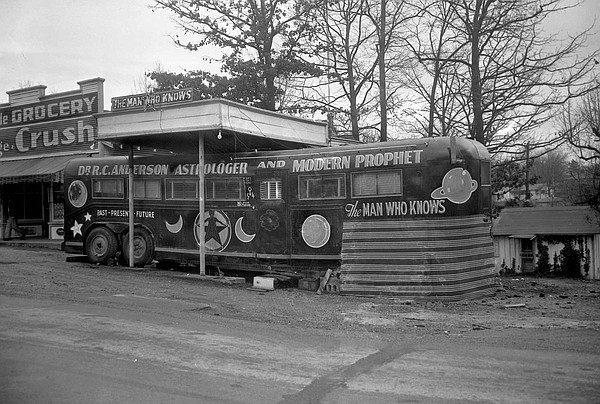 Remember When, Chattanooga? A fortune teller sold readings for $2 | Chattanooga Times Free Press - Vimarsana News