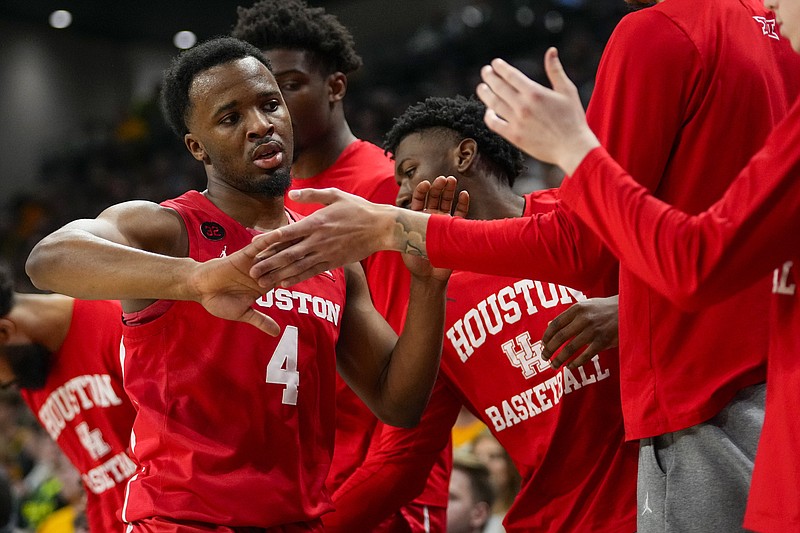 Houston rises to No. 1 in AP Top 25 ahead of Purdue, UConn; South