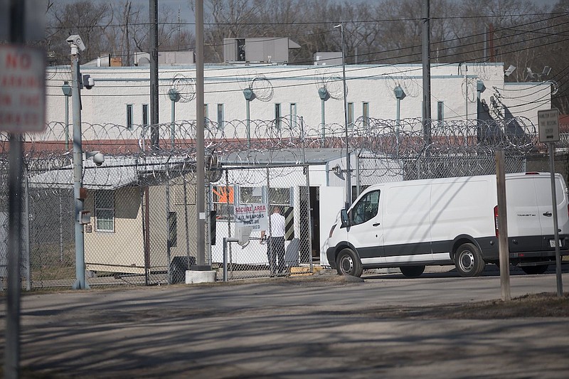 Staff Photo / A van is received by a guard at the Silverdale Detention Center, since renamed the Hamilton County Jail, in 2020 in Chattanooga. Hamilton County residents discussed bail reform Tuesday night.