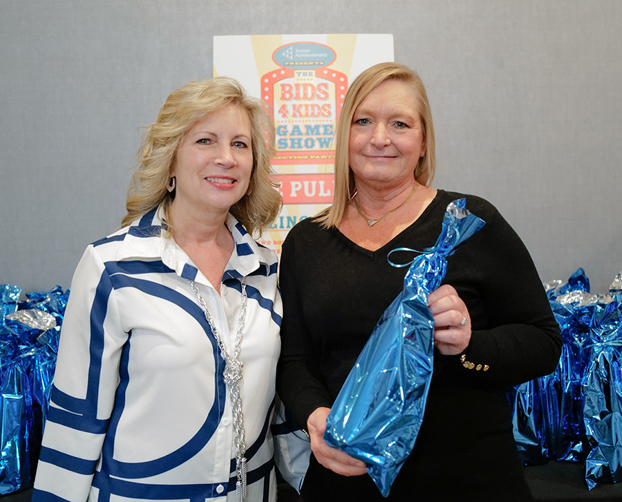 Photo by Mark Gilliland / Rhonda Beard and Danna McCarson