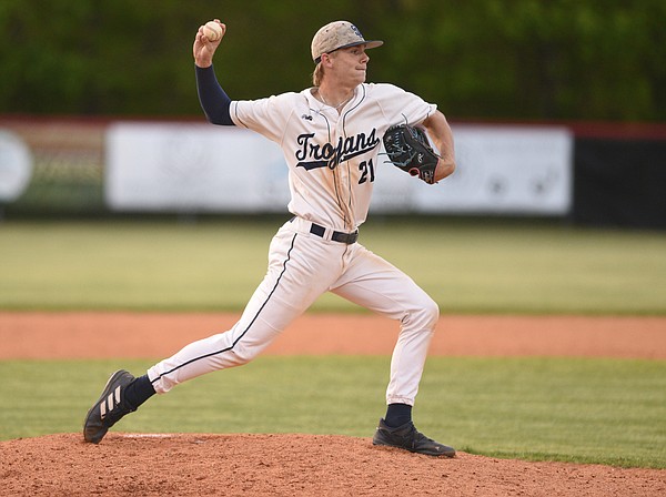 Poe helps Soddy Daisy clinch regular season district championship over Signal Mountain - Vimarsana News