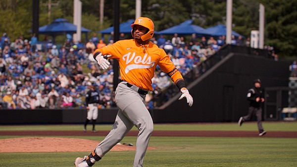 Christian Moore just keeps ‘thrilling the fans’ for Vitello’s Vols ...