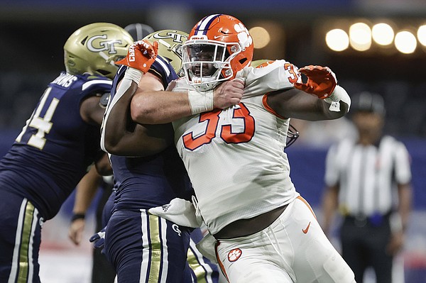 Falcons focused on defense in draft after stunning first-round pick | Chattanooga Times Free Press - Vimarsana News