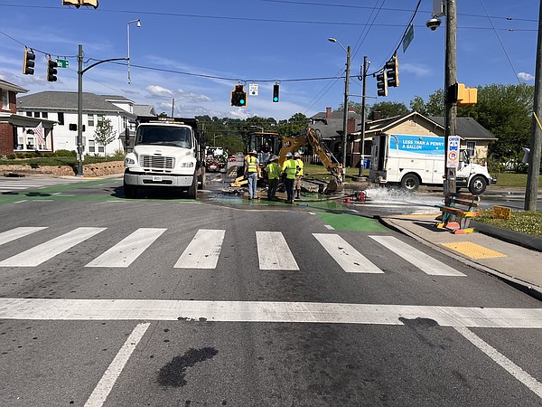 Water main break causes emergency road closures | Chattanooga Times ...