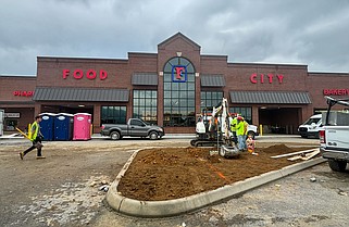 Staff photo by Olivia Ross / Construction on the Food City store along Broad and Main Streets continues Wednesday.