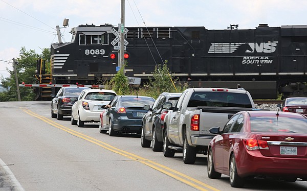 Opinion: City's new warning system provides a way around bottleneck railroad crossings - Vimarsana News