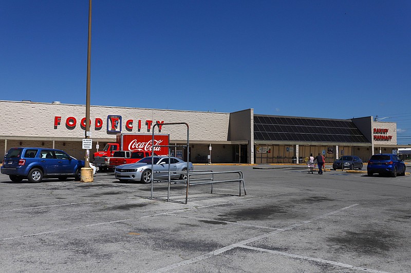 Old Chattanooga Food City site eyed for housing, commercial space 