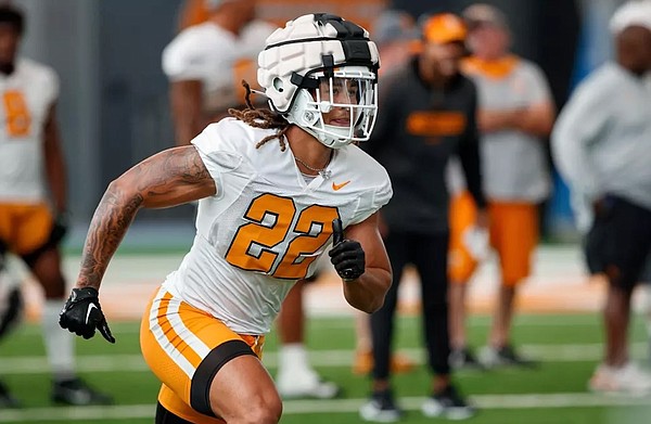 Vols freshman Lewis looking like ‘grown man’ in backfield | Chattanooga ...