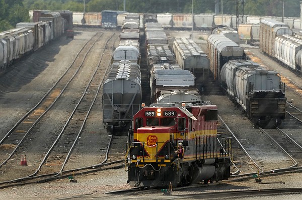 Industrial action paralyzes Canada’s most important freight railways and could lead to significant economic disruption in the USA