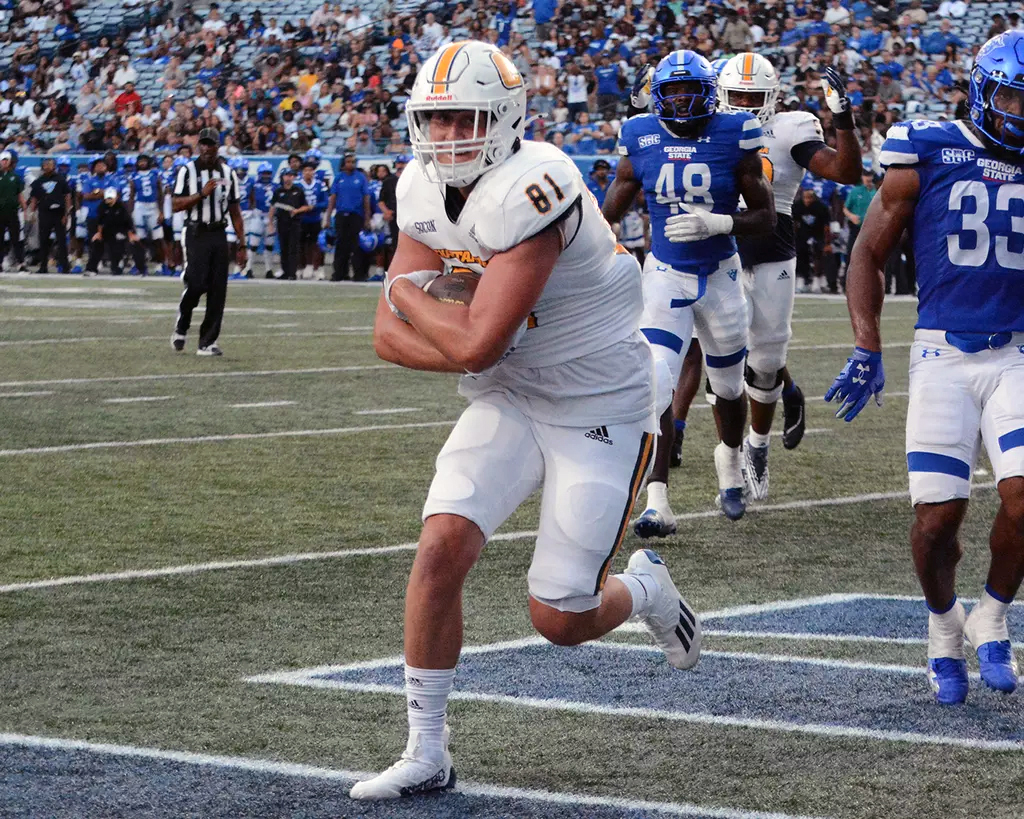 Kate Ristelli Baylor alum Dalton Restelli shows progress as UTC tight end ...