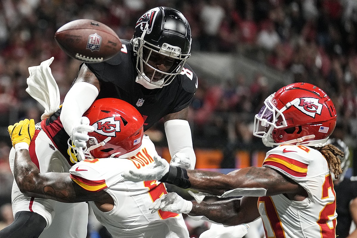 Falcons have chances late, but Chiefs stand strong on defense ...