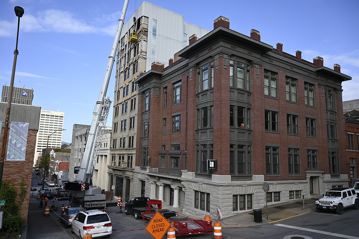 Facade of 109-year-old former downtown Chattanooga hotel uncovered by condo  developer | Chattanooga Times Free Press