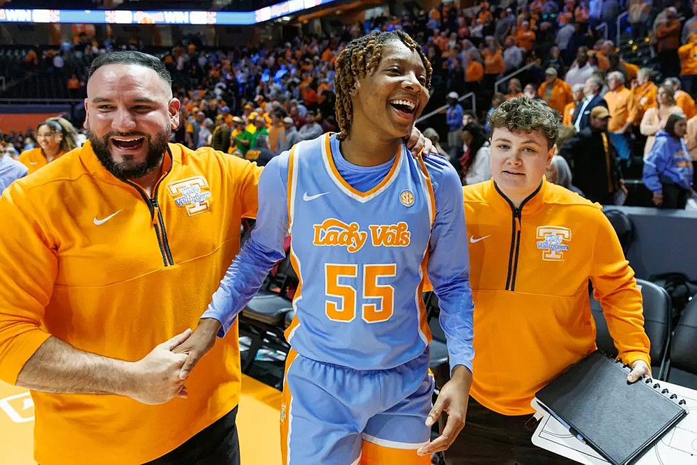 lady-vols-hold-off-florida-state-to-improve-to-6-0-iowa-up-next