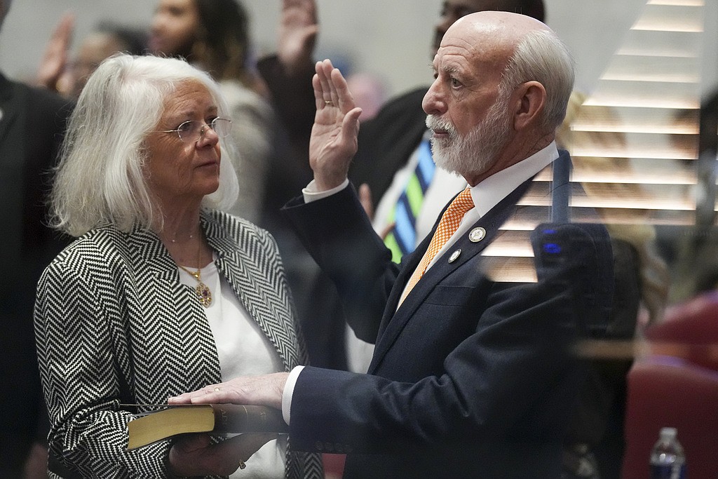 House meeting sparks heated debate as Tennessee lawmakers begin session ...