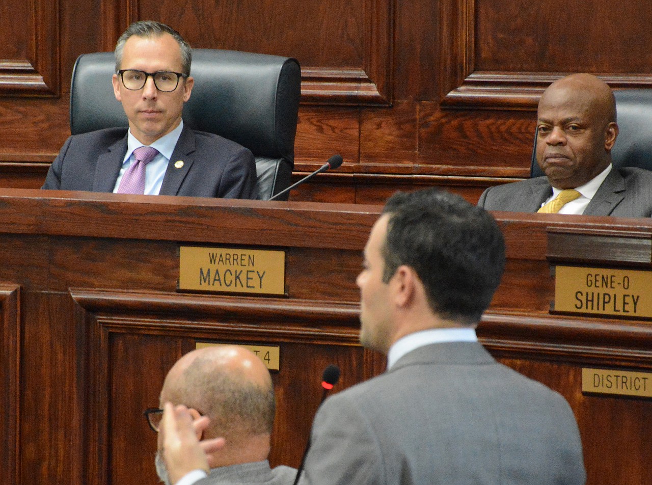 Hamilton County Commission moves forward with new county lobbyist ...