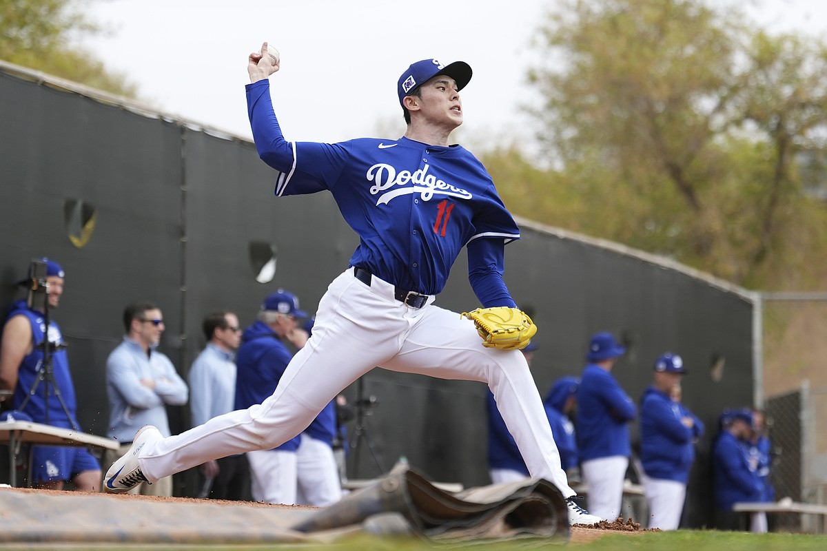 Roki Sasaki fast but a little wild in first Dodgers bullpen session | Chattanooga Times Free Press