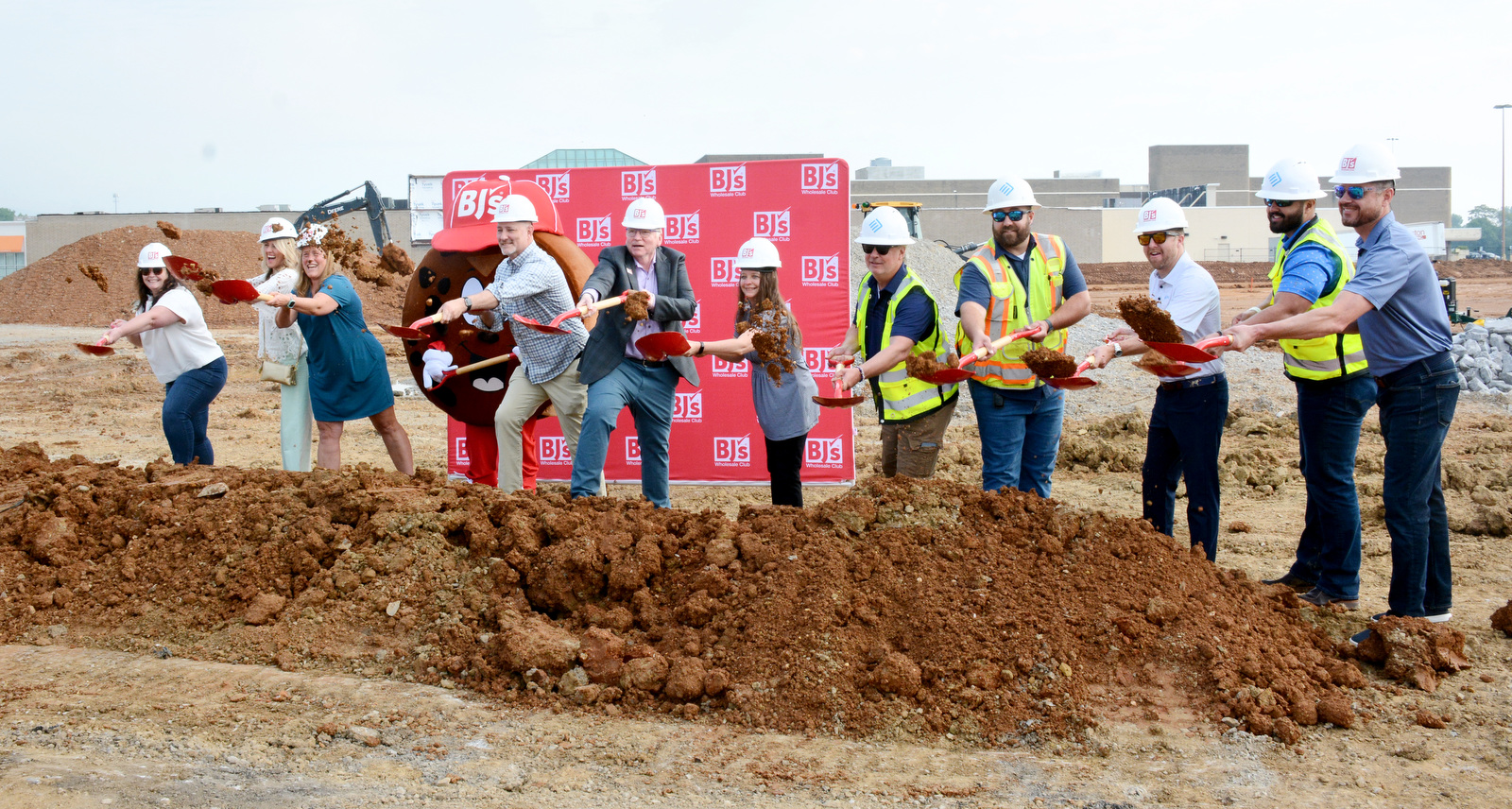 Staff Photo by Robin Rudd / Officials from BJ's Wholesale Club, the Chattanooga Food Bank and EMJ Construction break ground. BJ's Wholesale Club broke ground April 30, 2025, for its new location in Chattanooga at the former Sears at Northgate Mall.