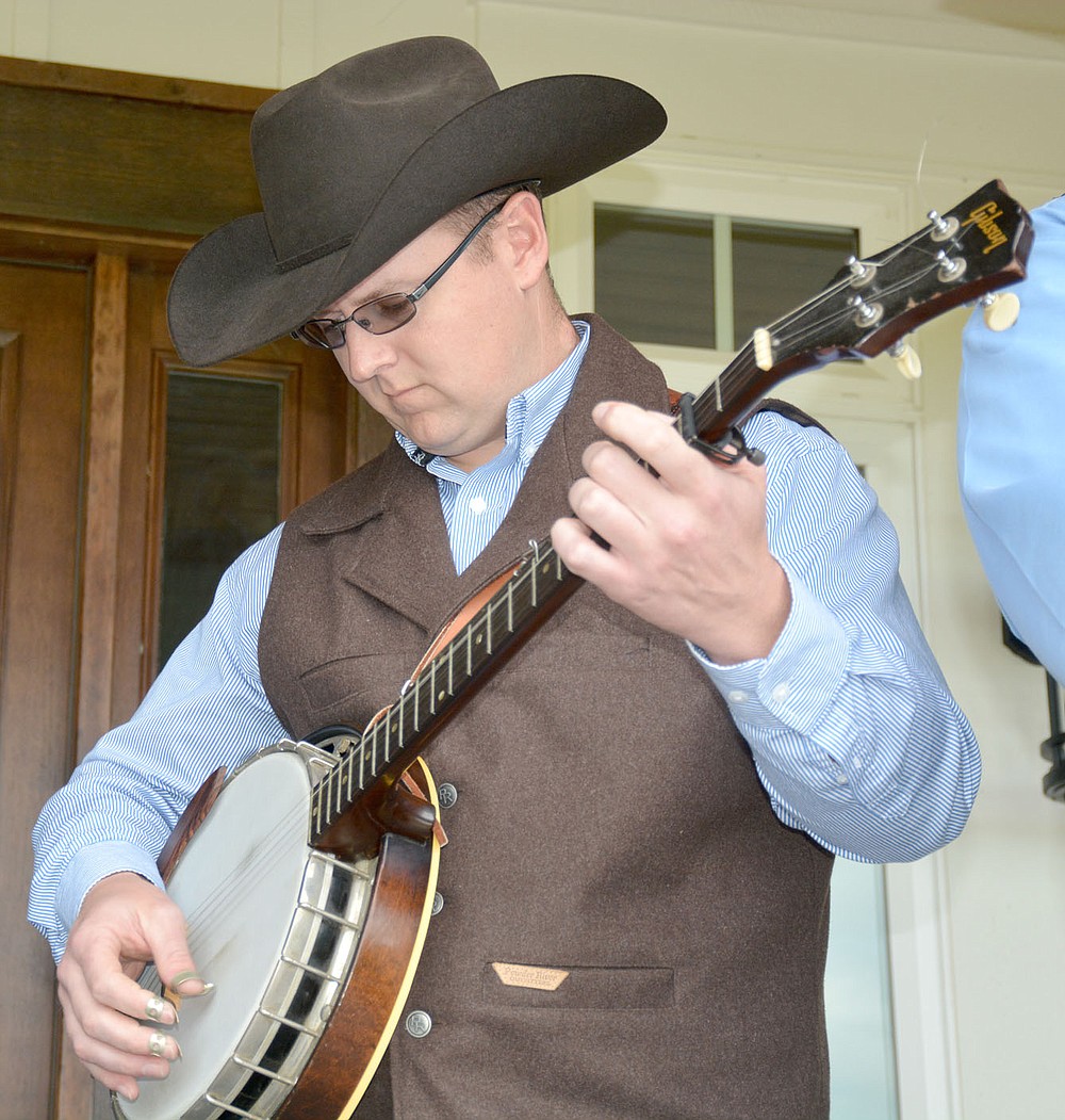 Graham Thomas/Herald-Leader
Austin Butler picks the banjo for The Butler Creek Boys.