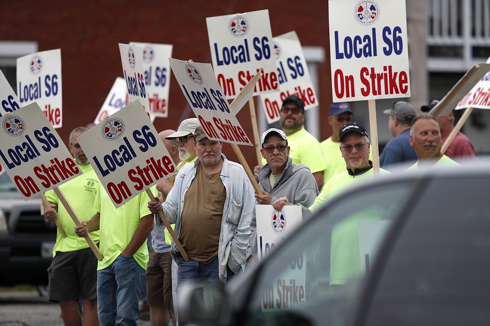 workers-strike-at-maine-shipyard