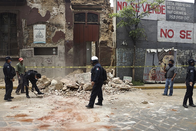 Powerful earthquake shakes southern Mexico, at least 2 dead Hot