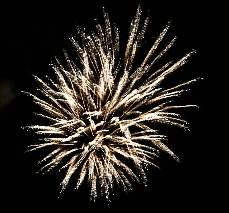 Independence Day fireworks set July 4 on Lake Hamilton Hot Springs