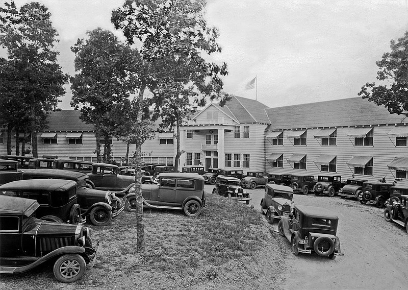 Photo courtesy Bella Vista Historical Museum
Sunset Hotel c 1930