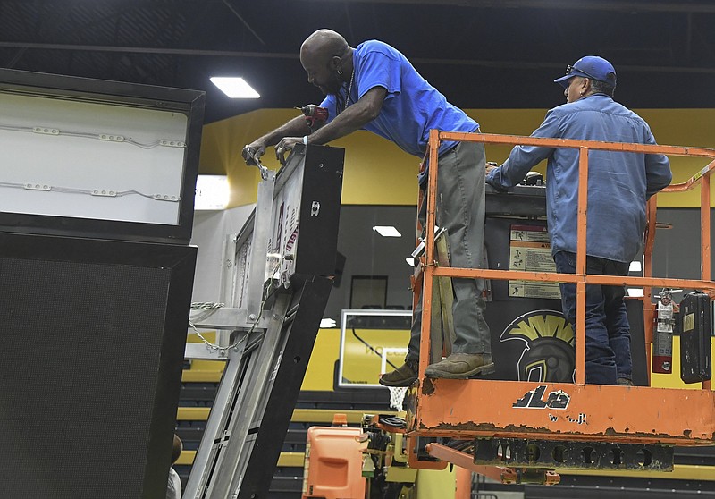 Coaches weigh in on shot clock for high school basketball Hot Springs