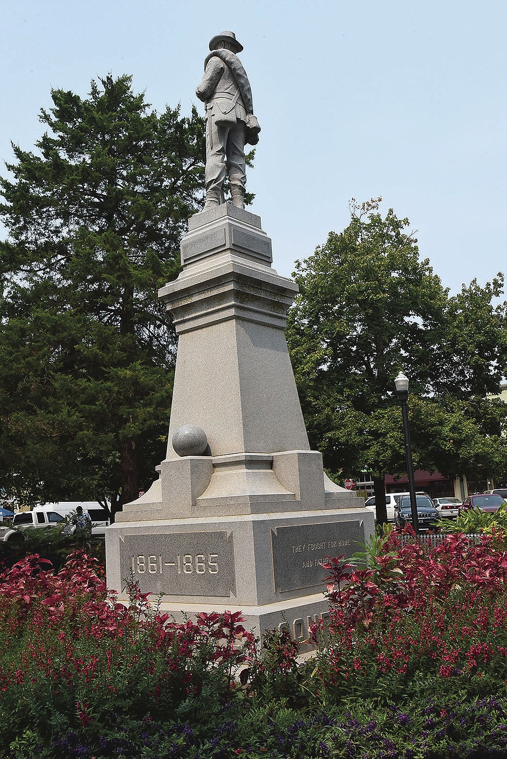 State board discusses Confederate monument